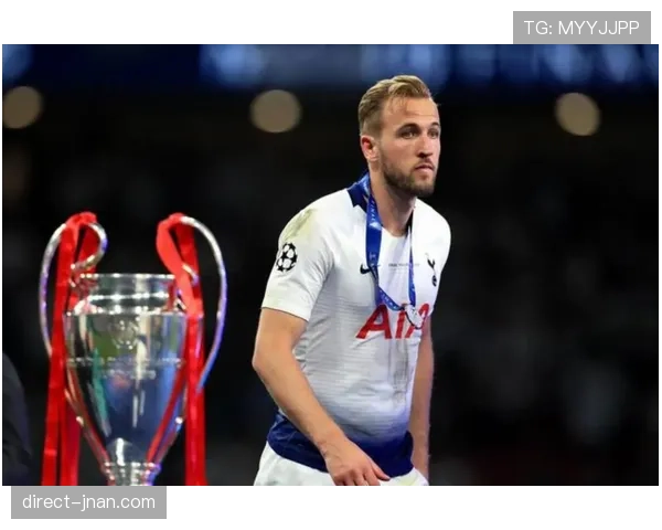 哈里·凯恩家里藏着啥奢侈品，感觉比我整个月薪还贵一套房？