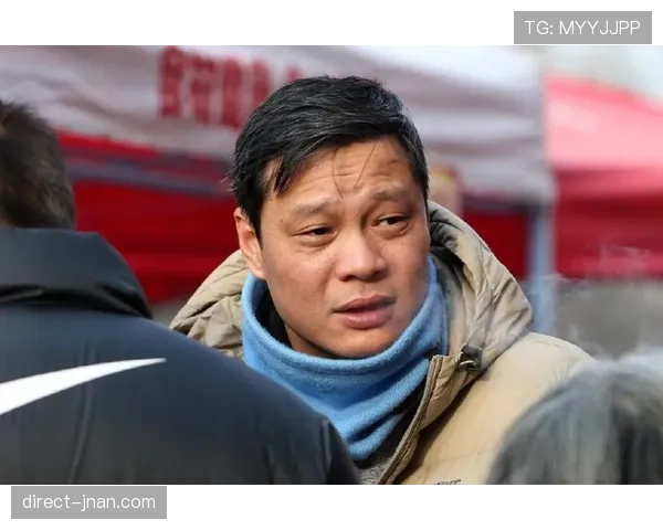 范志毅回撤出球主导防线组织,经验优势如何压制新生代中卫? 范志毅回撤出球主导防线组织,经验优势如何压制新生代中卫?